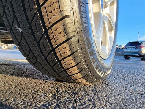 Certified 2021 Ford EcoSport SE image 18