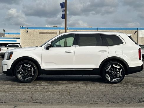 Used 2023 Kia Telluride S w/ S Sunroof Package image 5