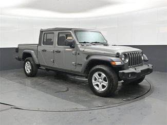 Used 2021 Jeep Gladiator Sport video 1