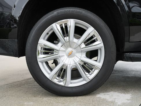 Used 2023 Chevrolet Tahoe LT w/ Luxury Package RWD image 13