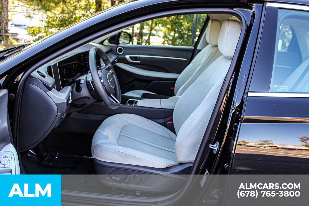 Used 2025 Hyundai Sonata SEL FWD image 16