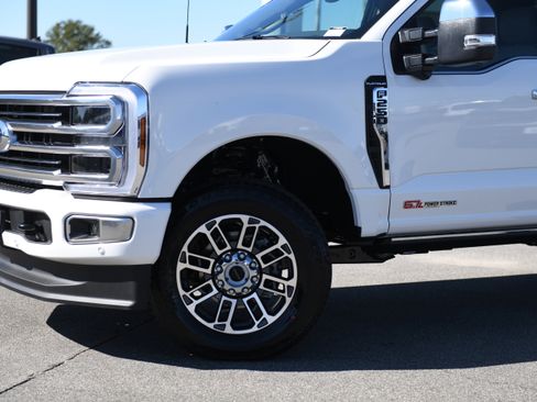 New 2026 Ford F250 Platinum w/ Platinum Plus Package image 3