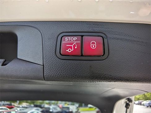 Used 2020 Mercedes-Benz GLC 300 4MATIC image 14