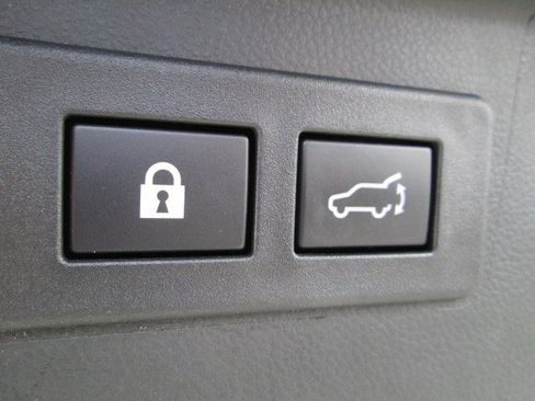 Used 2023 Subaru Outback Premium AWD/4WD image 13