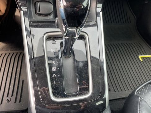 Used 2016 Nissan Sentra SL w/ Technology Package image 11