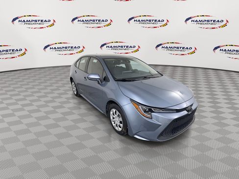 Used 2020 Toyota Corolla LE image 2