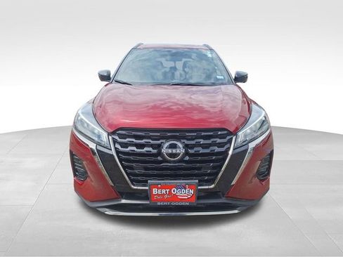 Certified 2024 Nissan Kicks SR w/ SR Premium Package FWD image 2