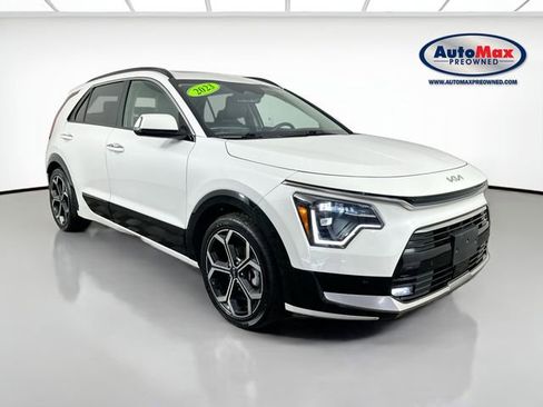 Used 2023 Kia Niro SX Touring FWD image 1