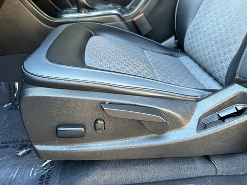 Used 2022 Chevrolet Colorado Z71 w/ Z71 Midnight Edition image 13