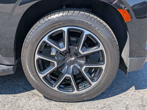 Used 2022 Chevrolet Tahoe RST w/ Sport Performance Package AWD/4WD image 12