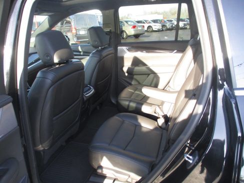 Used 2021 Cadillac XT6 Premium Luxury image 16