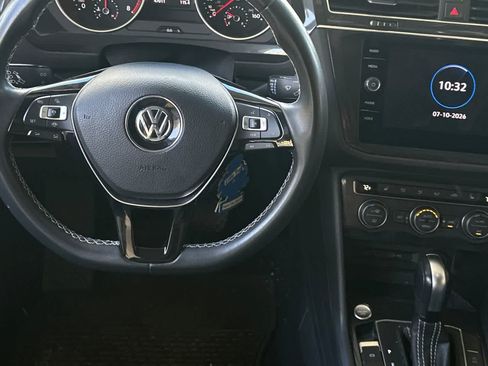 Used 2021 Volkswagen Tiguan SE w/ Panoramic Sunroof Package AWD/4WD image 16
