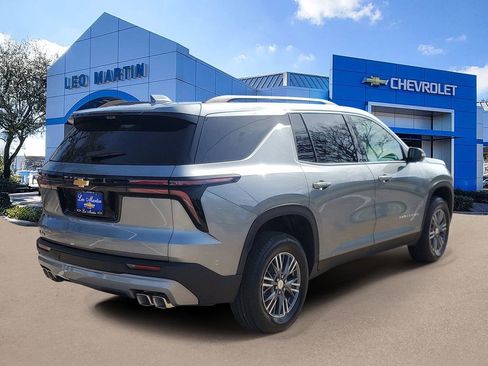 New 2026 Chevrolet Traverse LT w/ Driver Confidence Package image 3