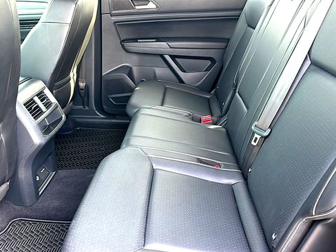 Used 2020 Volkswagen Atlas Cross Sport SEL R-Line image 18