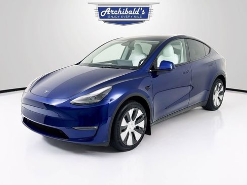 Used 2024 Tesla Model Y Long Range image 3