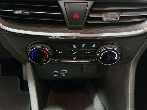Used 2025 Buick Encore GX Preferred FWD image 22