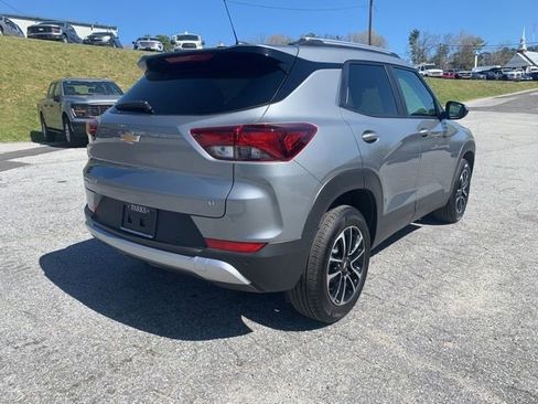 Used 2026 Chevrolet TrailBlazer LT w/ Driver Confidence Package image 9