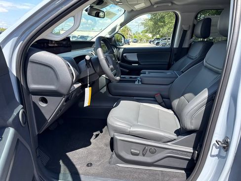 New 2026 Ford Expedition Active RWD image 21
