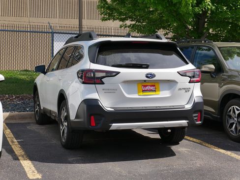 Used 2020 Subaru Outback Limited XT w/ Popular Package #2 AWD/4WD image 3