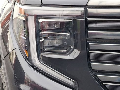 Used 2023 GMC Sierra 1500 AT4 w/ Technology Package image 9