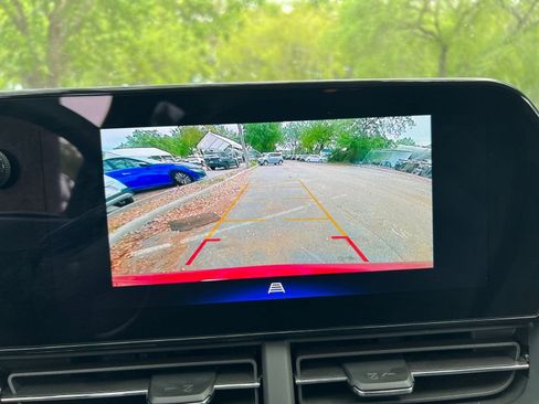 Used 2025 Chevrolet Trax LT image 22