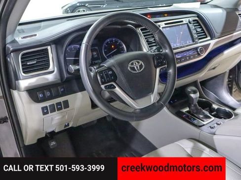 Used 2019 Toyota Highlander Limited FWD V6 1 Owner image 44