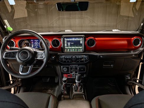 Used 2023 Jeep Gladiator Rubicon w/ LED Lighting Group AWD/4WD image 13