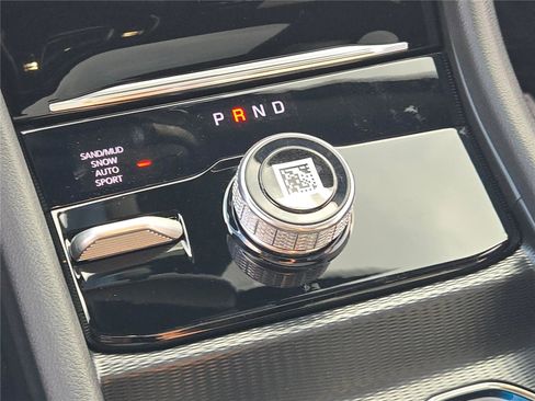 New 2025 Jeep Grand Cherokee Limited w/ Black Appearance Package image 32