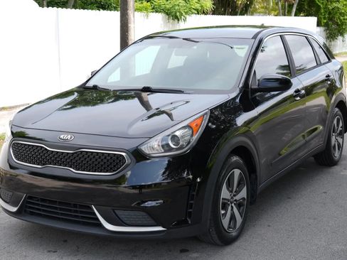 Used 2017 Kia Niro FE FWD image 4