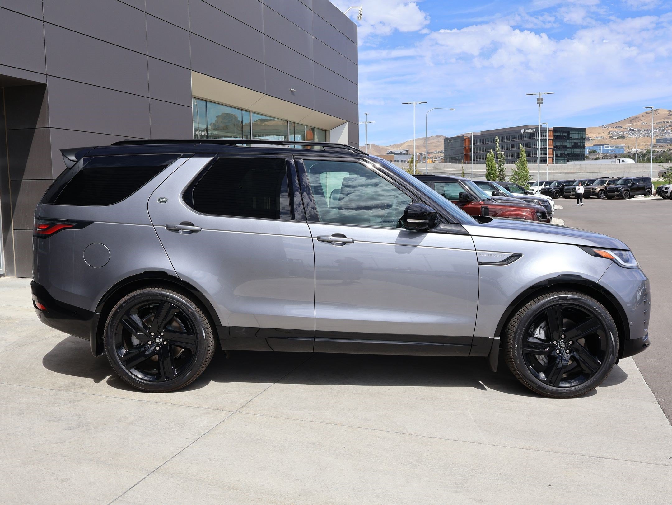 New 2026 Land Rover Discovery Dynamic SE AWD/4WD image 4