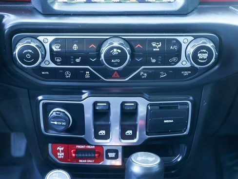 Used 2020 Jeep Wrangler Rubicon w/ LED Lighting Group image 39