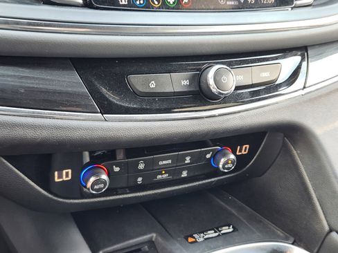 Used 2023 Buick Enclave Essence w/ Experience Buick Package FWD image 20