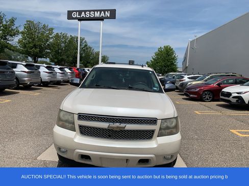 Used 2010 Chevrolet Suburban LTZ AWD/4WD image 2