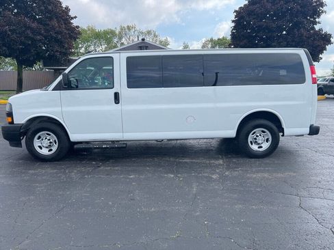 Used 2019 Chevrolet Express 3500 LS image 1