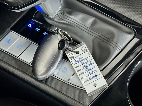 Used 2025 Hyundai Elantra SEL FWD image 26