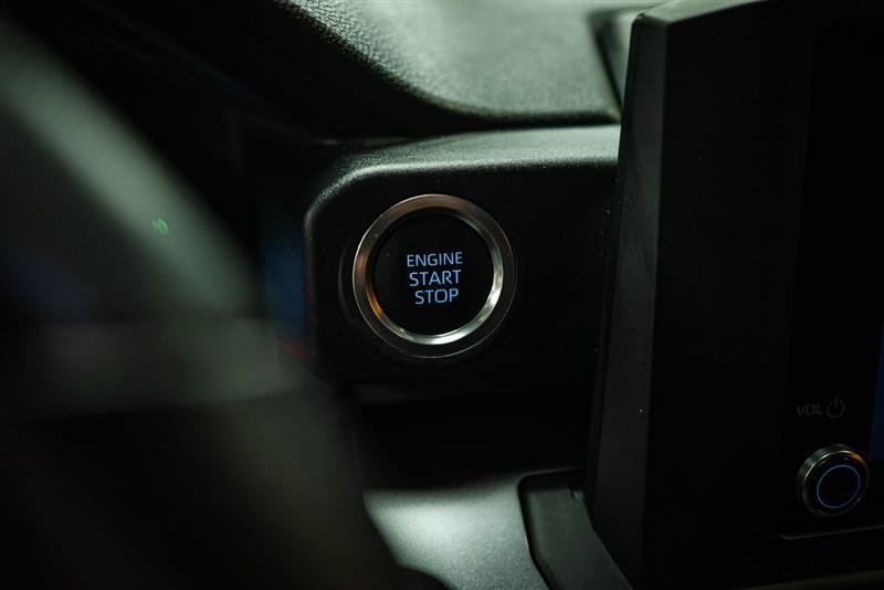 Used 2025 Toyota 4Runner SR5 AWD/4WD image 17