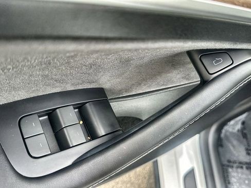 Used 2024 Tesla Model Y Long Range image 23