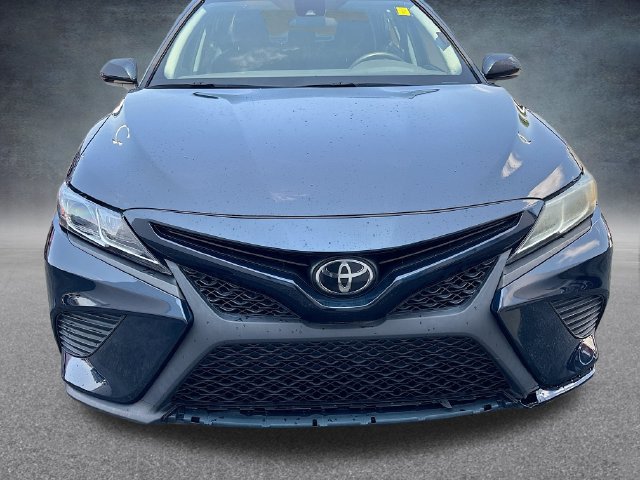 Used 2020 Toyota Camry SE FWD image 3