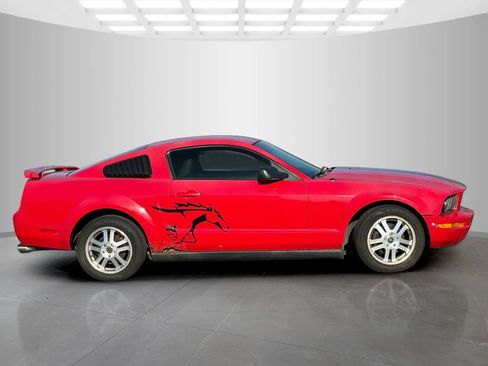 Used 2005 Ford Mustang Coupe image 3