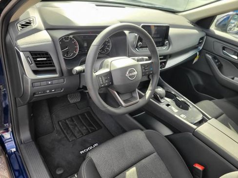 Used 2026 Nissan Rogue SV image 17