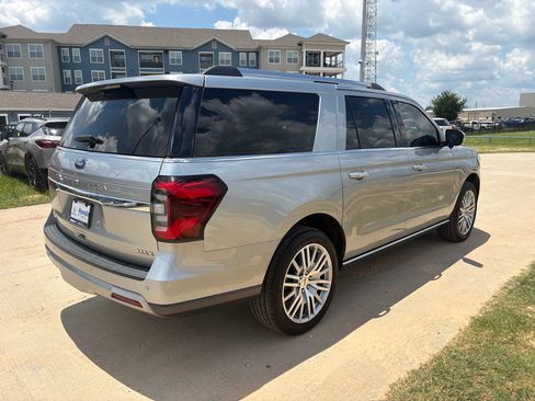 Used 2024 Ford Expedition Max Limited RWD image 8
