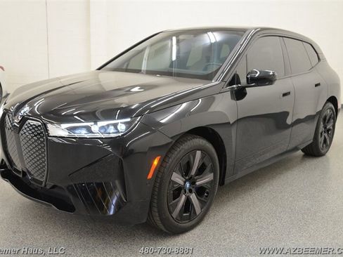 Used 2024 BMW iX xDrive50 w/ Sport Package AWD/4WD image 2
