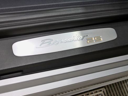 Used 2022 Porsche 718 Boxster RWD image 16