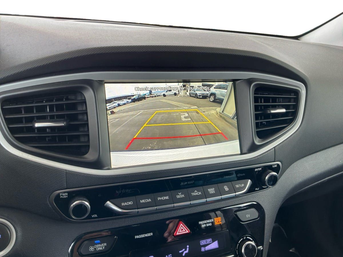 Used 2018 Hyundai Ioniq Limited FWD image 12