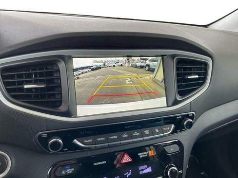Used 2018 Hyundai Ioniq Limited FWD image 12