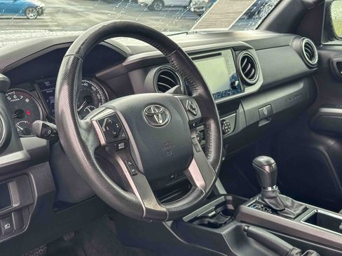 Used 2019 Toyota Tacoma TRD Sport RWD image 12