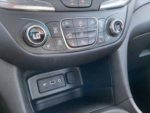 Used 2024 Chevrolet Equinox LT image 31