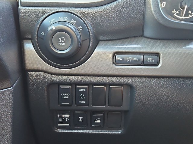 Used 2024 Nissan Titan PRO-4X w/ Pro-4x Utility Package AWD/4WD image 17