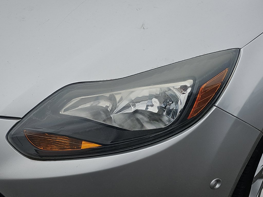 Used 2014 Ford Focus Titanium FWD image 16