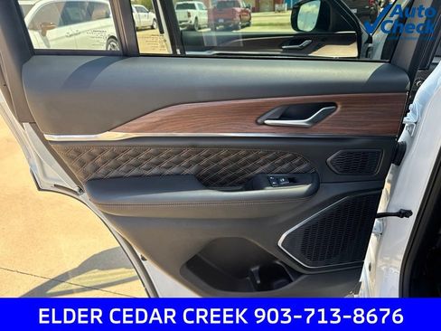 Used 2025 Jeep Grand Cherokee Summit w/ Obsidian Package AWD/4WD image 19